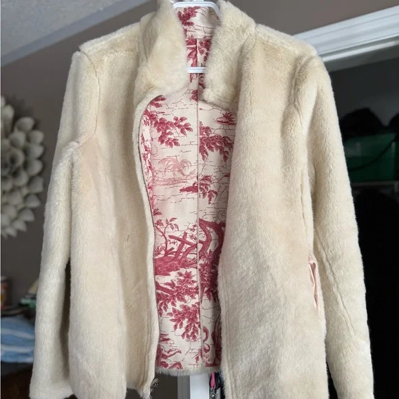 Red and Cream Reversible Toile Jacket - Picture 2 of 6